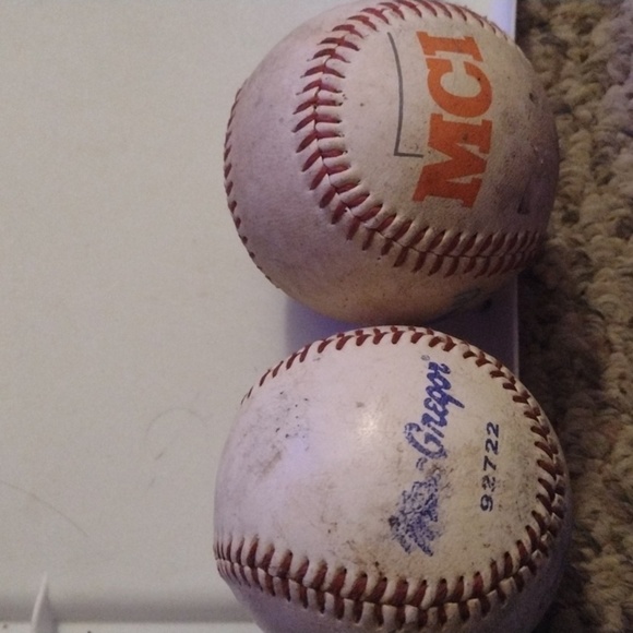 Phil Neikro Autographed Baseball and MacGregor game used Ball - Picture 2 of 2